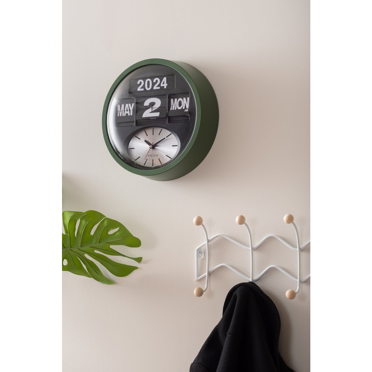 Timeless Artisan Wall Clock Crafted with Luxury Natural Materials