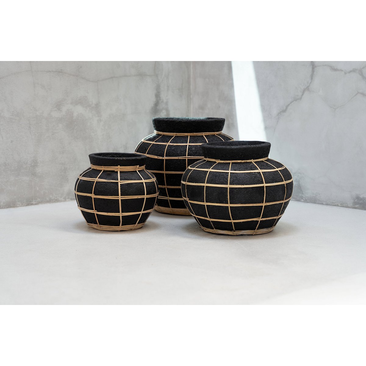 Luxury Handmade Belly Vase in Timeless Black Natural Design