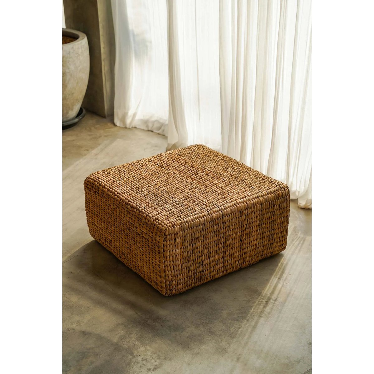 Hyacinth natural pouf