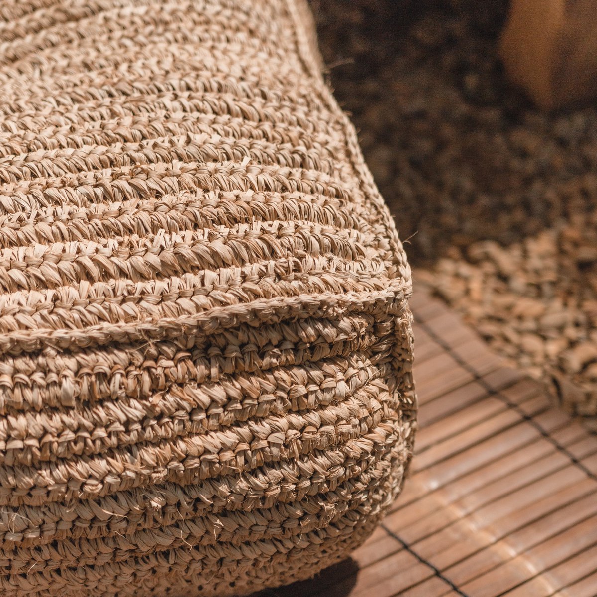 Padar raffia pouf